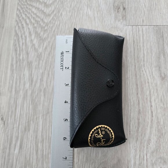 Ray-Ban | black soft leather eyeglass case | unisex - Picture 5 of 6